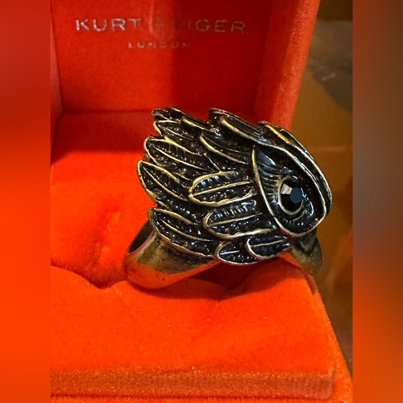 Kurt Geiger London Antique Brass Eagle Head Statement Cocktail Ring with Box - Picture 9 of 11